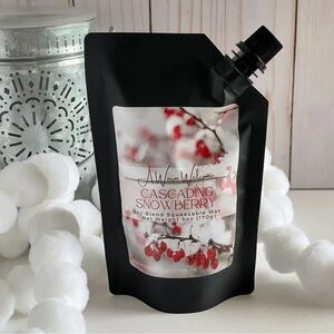 Squeeze Wax! (scent: Cascading Snowberry)